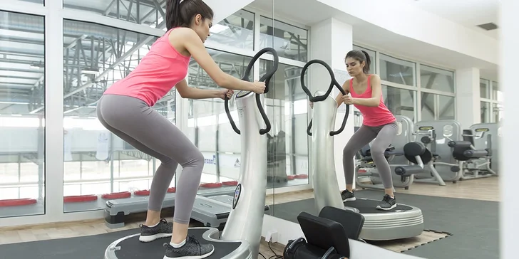 Vibrační technologie Power Plate pod vedením osobního trenéra