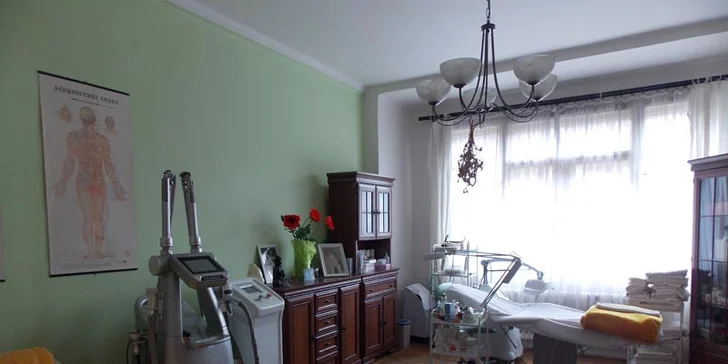 Relaxační masáže bio kokosovým olejem či pomocí lávových kamenů