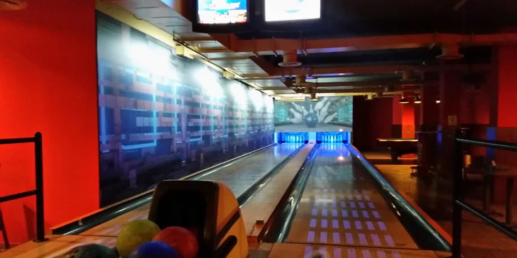 Bowling na 1-2 hodiny pro 8 kamarádů a velká pizza k tomu