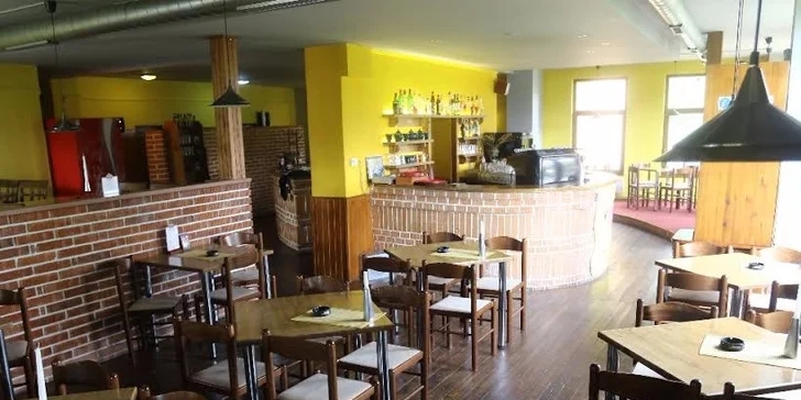 Steakové prkno s přílohami a zeleninou – pro dva i pro partu
