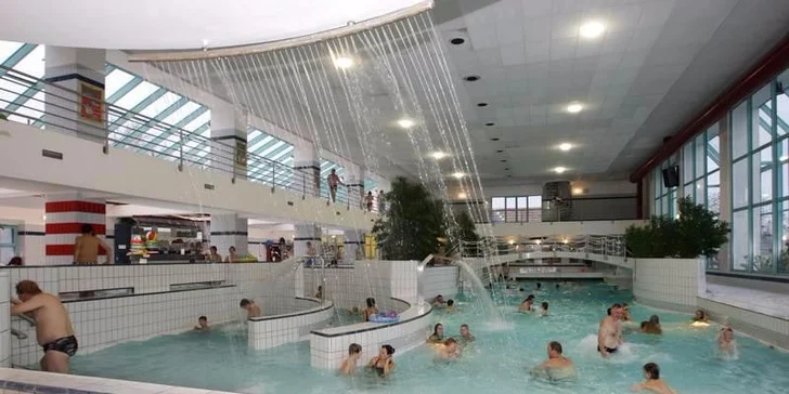 Celodenní vstupné do hradeckého aquaparku pro jednoho i rodinu
