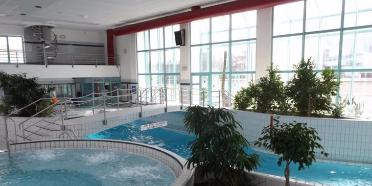 Celodenní vstupné do hradeckého aquaparku pro jednoho i rodinu