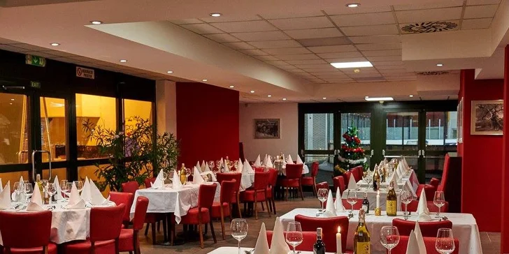 Balkánské speciality pro dva: pleskavica, čevabčiči a grilovaná zelenina