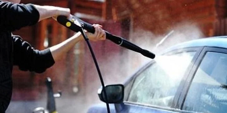 Bezkontaktní mytí a navoskování karoserie automobilu 3M Technologie