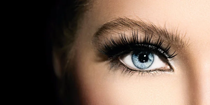 Prodloužení řas metodou řasa na řasu luxusními řasami Velur Lashes