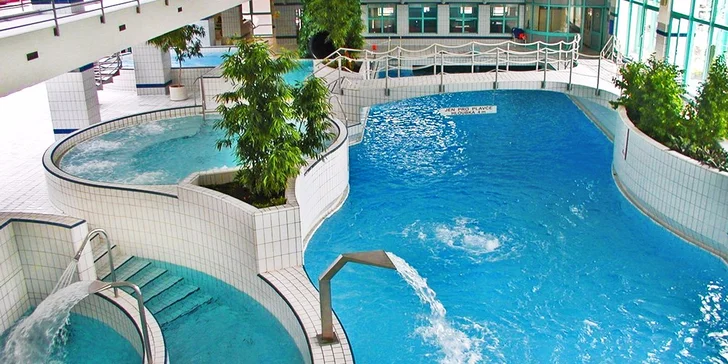 Celodenní vstupné do hradeckého aquaparku pro jednoho i rodinu