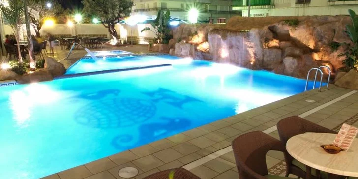 7 nocí ve španělském hotelu Terramar*** s polopenzí a dopravou