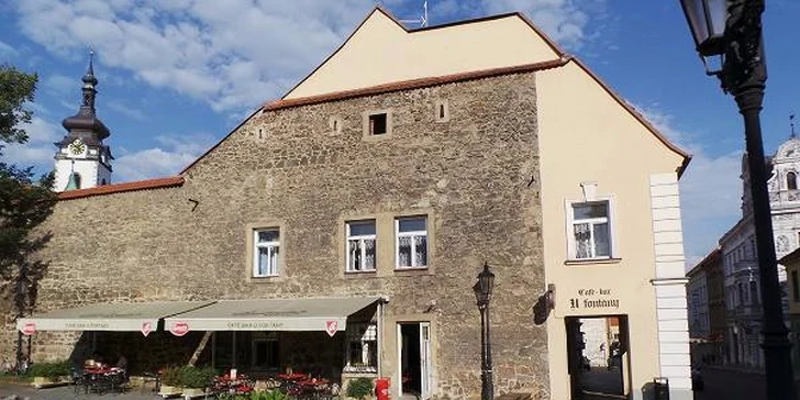 Dvě lahodné pizzy podle vaší chuti v centru Písku