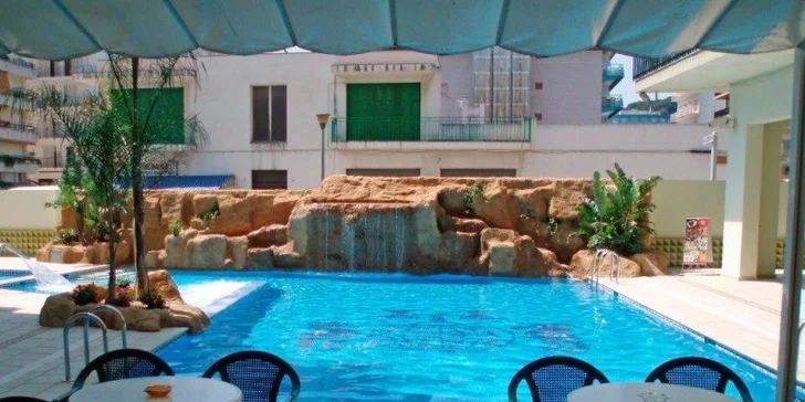 7 nocí ve španělském hotelu Terramar*** s polopenzí a dopravou