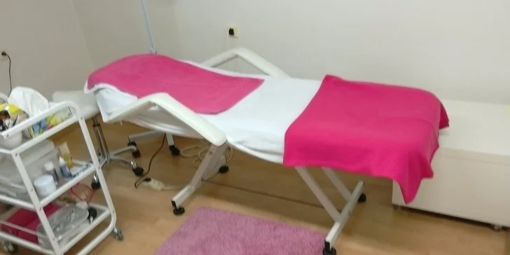 Prodloužení řas metodou řasa na řasu ve Studiu 86