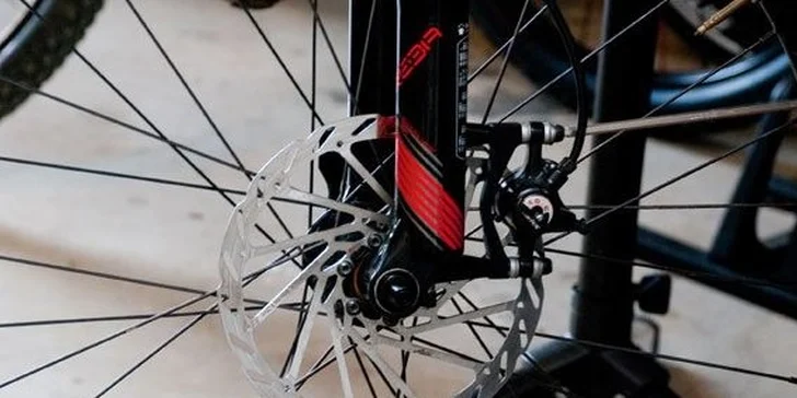345Kč za kompletní seřízení jízdního kola. Buďte připraveni na cyklistickou sezonu se slevou 50%!