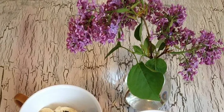 Cokoliv ze snídaňového menu + espresso nebo čaj dle výběru