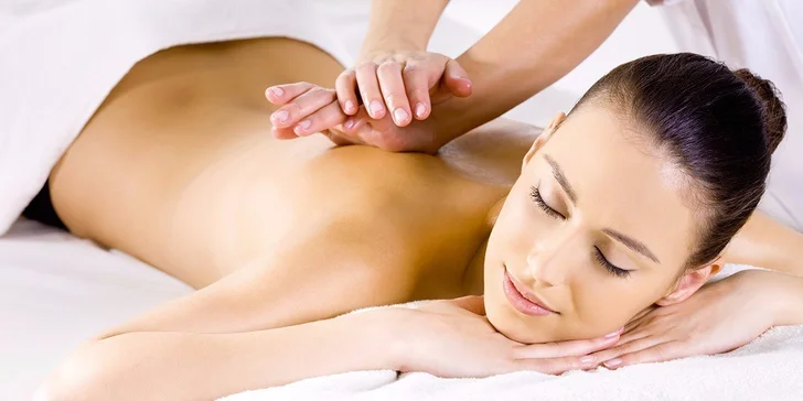 60minutová relaxační masáž zad a nohou zezadu