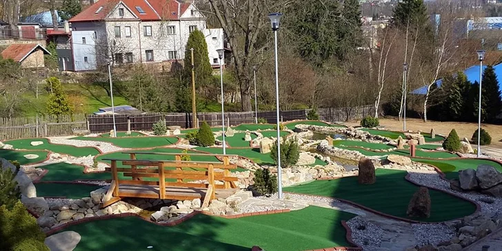 Netradiční zábava v Jihlavě: curling na koberci i hra Adventure Golf až pro 10 osob