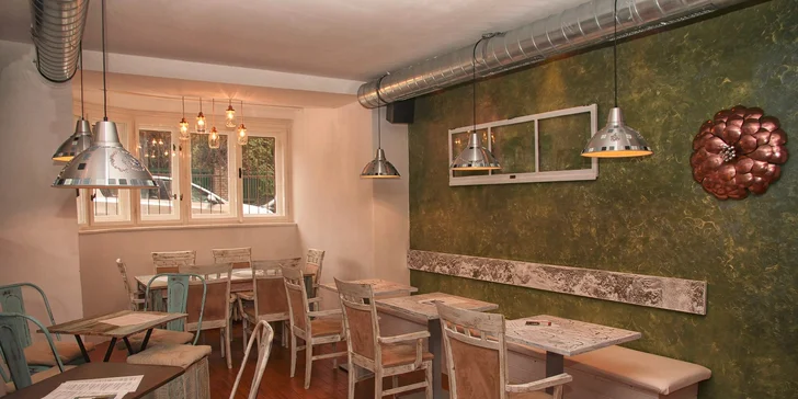 Cokoliv ze snídaňového menu + espresso nebo čaj dle výběru