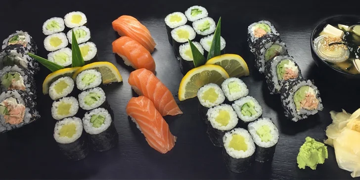 Sushi set Waribiki s 34 nebo 38 lahodnými rolkami a polévkou miso pro 2