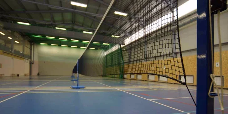 Protáhněte tělo při badmintonu – hodinový pronájem kurtu v Třešňovce
