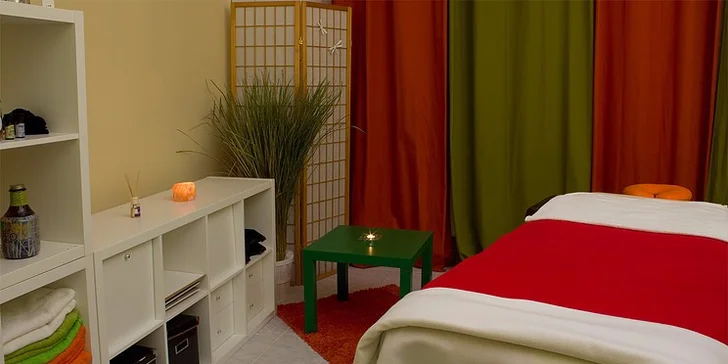 Uvolňující relaxační masáž včetně masáže obličeje