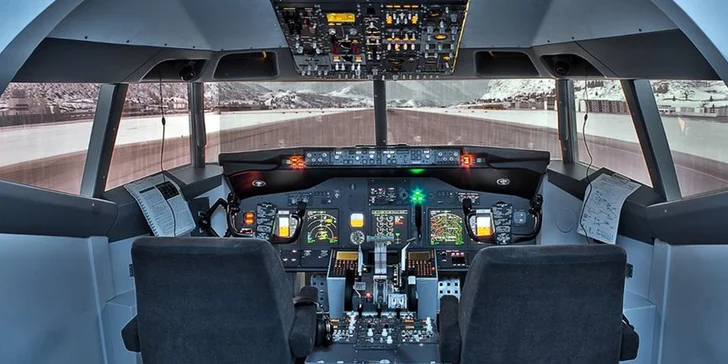 Vzneste se do výšin: 30 nebo 60 minut na leteckém simulátoru Boeingu 737