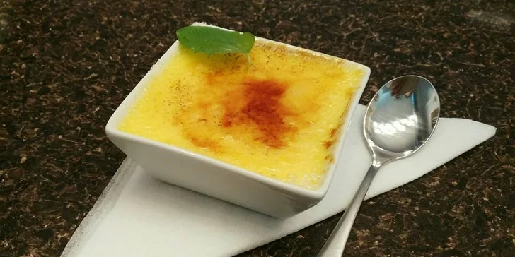 Výtečná káva nebo čaj a domácí dezert v restauraci Srdcovka