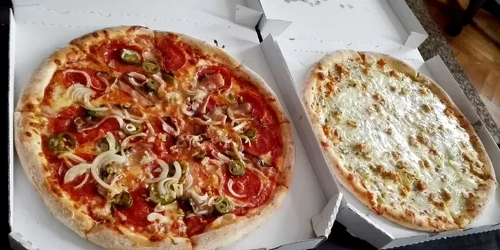 2 lahodné pizzy včetně rozvozu po Hradci Králové