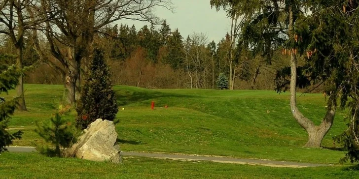 Vstupte na green jako králové: Jednodenní golfový kurz pro začátečníky