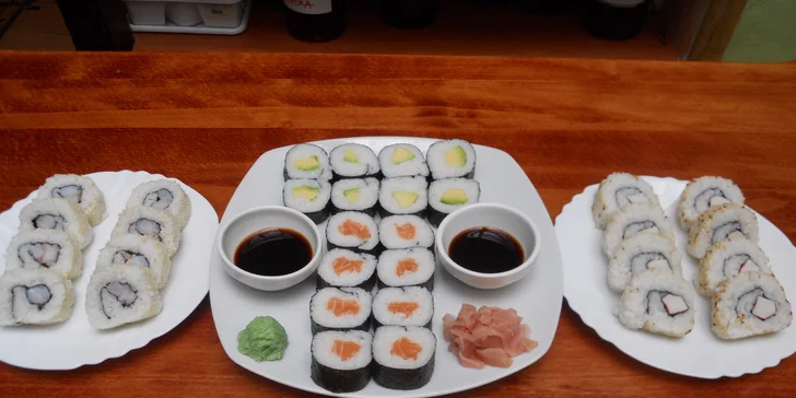 Losos, krevety, sezam a avokádo v hlavní roli: Kacumo set 32 kousků sushi s sebou
