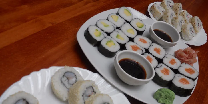 Losos, krevety, sezam a avokádo v hlavní roli: Kacumo set 32 kousků sushi s sebou