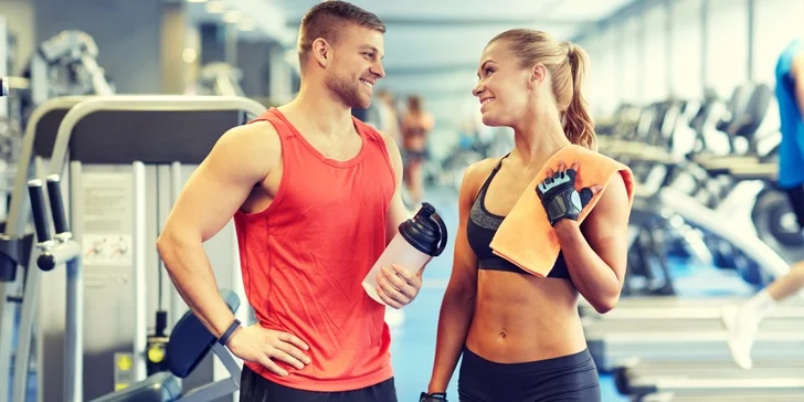 Měsíční permanentka do fitness, saun a na skupinová cvičení v hotelu Corona