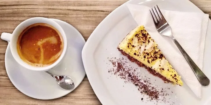 Výtečná káva nebo čaj a domácí dezert v restauraci Srdcovka