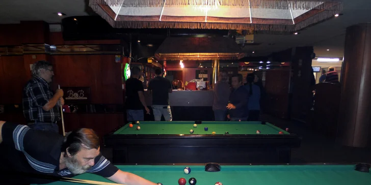 Bowling pro partu až 8 kamarádů v bowling baru BOBY