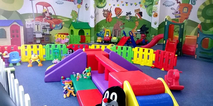 Celodenní vstup do herny pro malé rošťáky a teplý nápoj pro rodiče