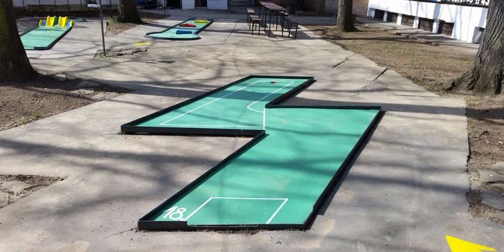 Minigolf v centru Brna – vstup pro dítě, dospělého nebo rodinu