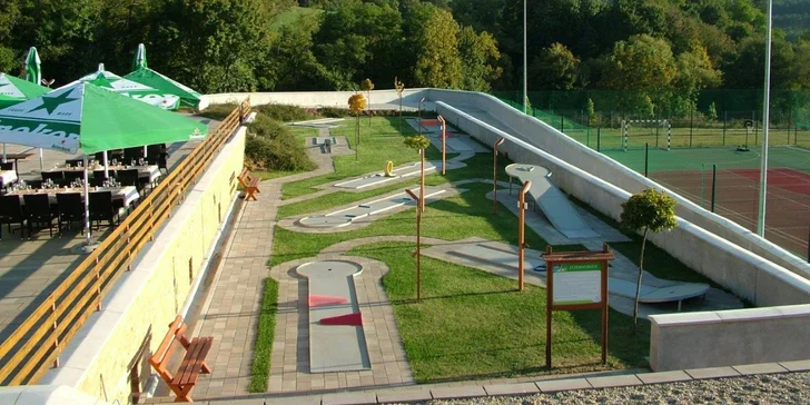 Využite 9‑jamkové minigolfové ihrisko priamo pri hoteli zadarmo
