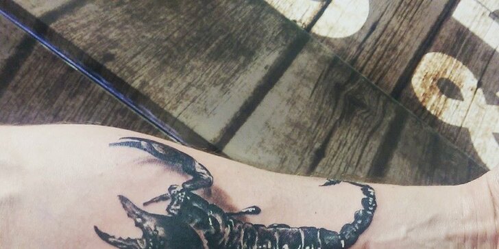 Nové černobílé nebo barevné tetování od šikovného tatéra