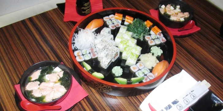 Sushi si dáte přímo na místě, nebo odnesete s sebou.