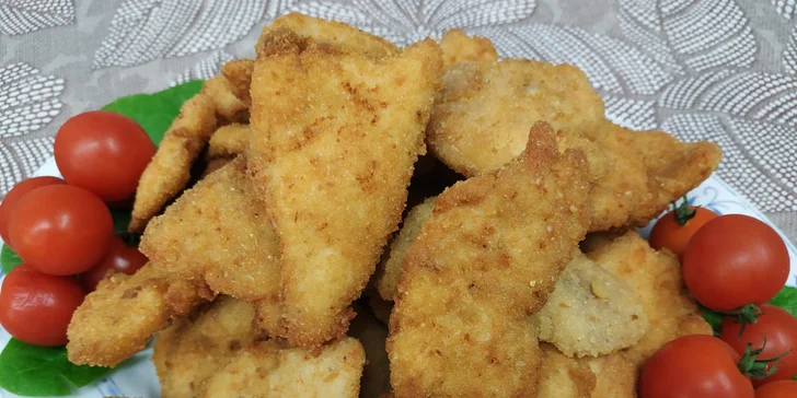 Dostanete mix vepřových a kuřecích řízků. Pokud ale máte radši jen jeden druh, udělají vám ho podle přání.