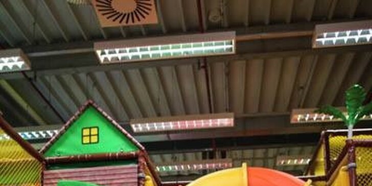 Hodina nebo celý den lumpačení v dětském zábavním centru Amazonie