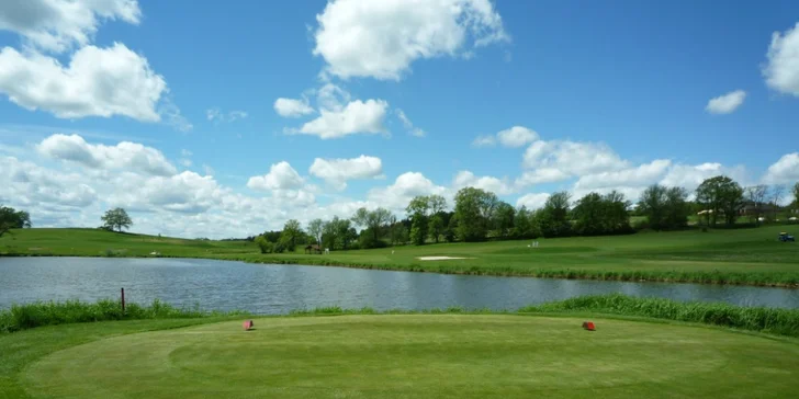 Vstupte na green jako králové: Jednodenní golfový kurz pro začátečníky