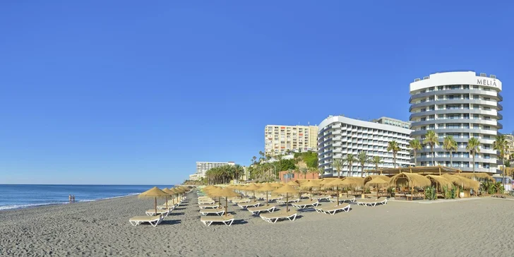 Hotel se nachází cca 600 metrů od centra Torremolinos.