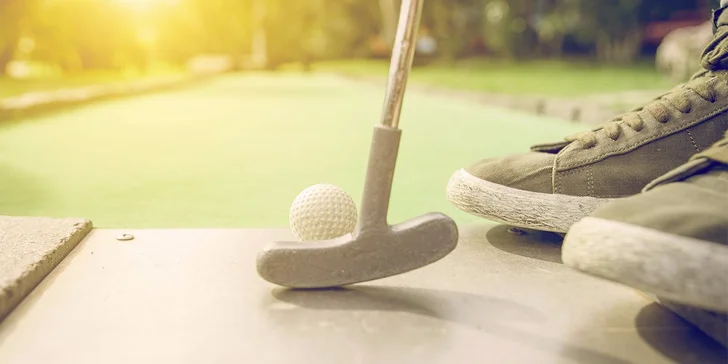 Minigolf v centru Brna – vstup pro dítě, dospělého nebo rodinu