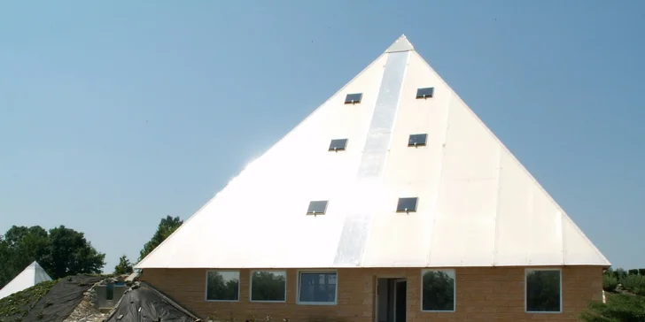 Noc v pyramidě u Kroměříže: zážitek, který vás dobije energií