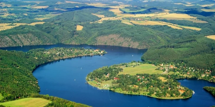 Let vrtulníkem nad českými hrady a zámky