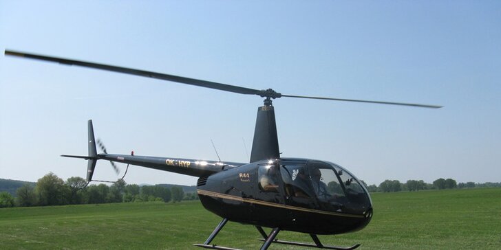 Let vrtulníkem nad českými hrady a zámky
