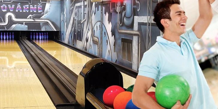 Dvě hodiny bowlingu včetně zapůjčení bot