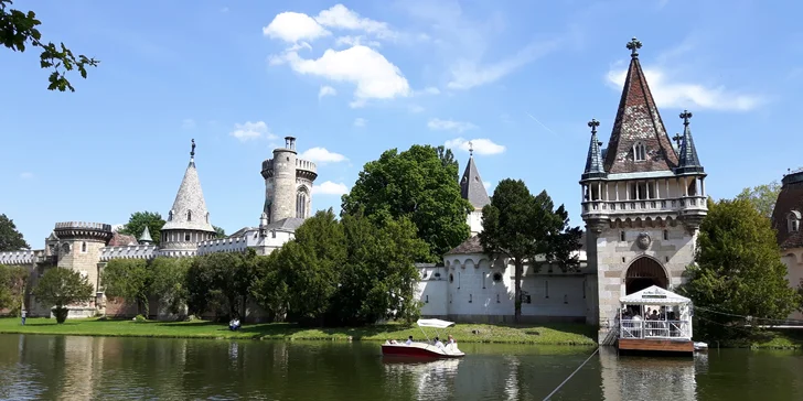 Zámek Franzesburg, plavba po podzemním jezeře a návštěva čokoládovny