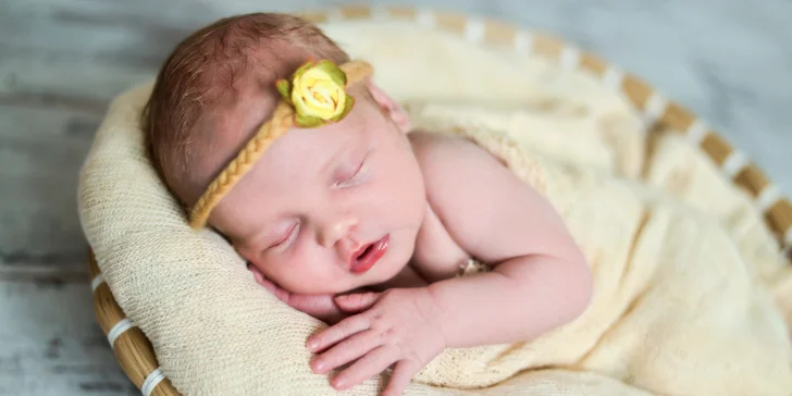 Ateliérové Newborn focení: Překrásné snímky vašich miminek