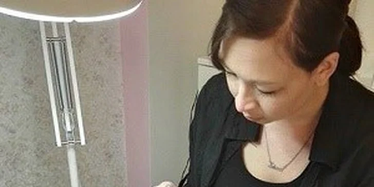 Kosmetické balíčky pro krásnou a zářivou pleť i úprava a barvení obočí