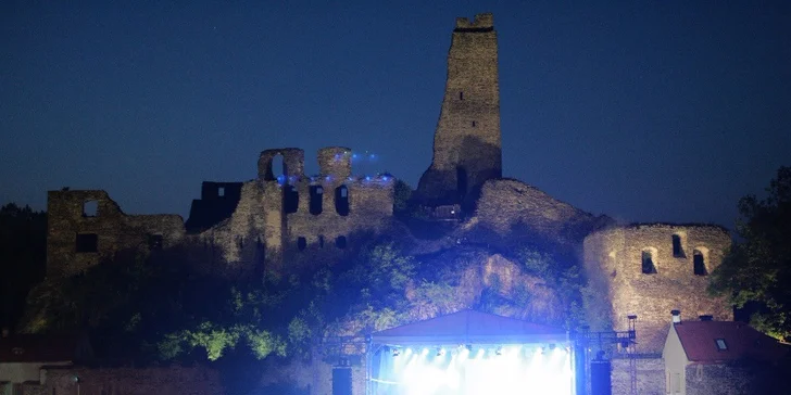 Festival Okoř se šťávou: Wohnout, UDG, Voxel, ATMO, Slza a další skvělá muzika