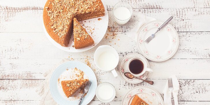 Proslulý dort Medovník original: Pochutnejte si na 1600 gramech božské dobroty